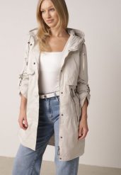 Beżowa Przejściowa Kurtka Parka z Kapturem i Podwijanymi Rękawami Tinarose. Brązowe kurtki damskie Born2be, l, bez wzorów, z dresówki, z kapturem. Za 189.99 zł.