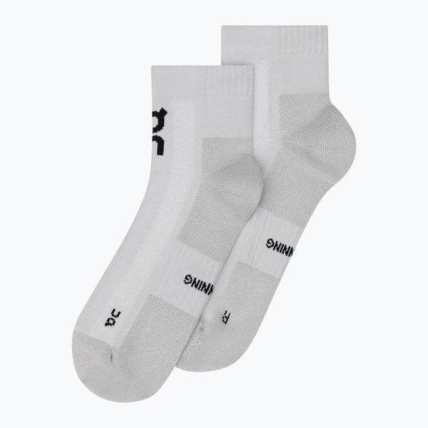 Skarpety On Core Run Mid 2. Szare skarpetki damskie On, bez wzorów, z bawełny. Za 129.99 zł.