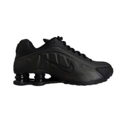 Buty damskie sportowe Nike Shox R4 Black Czarne - CW2626-003. Czarne obuwie sportowe damskie Nike, bez wzorów, bez zapięcia, do koszykówki. Za 537.05 zł.