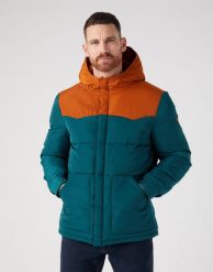 WRANGLER MĘSKA KURTKA ZIMOWA PUFFER JACKET DARK MATCHA 112341039 W40A016199. Kurtki męskie Wrangler, na zimę, m, bez wzorów, bez kaptura. Za 349.99 zł.