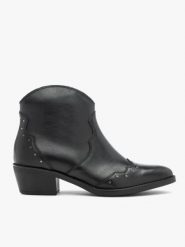 Czarne krótkie botki kowbojki z nitami. Czarne botki damskie Brawo sp. z o.o., bez wzorów, ze skóry, rockowe, za kostkę, bez obcasa, bez zapięcia. Za 549.99 zł.