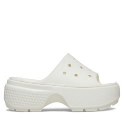 Klapki Crocs. Brązowe klapki damskie Crocs, bez wzorów, bez obcasa, bez zapięcia. Za 279.99 zł.