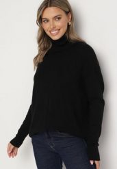 Czarny Sweter z Golfem i Dodatkiem Kaszmiru Rorizia. Czarne swetry nierozpinane damskie Born2be, na zimę, z aplikacjami, z jeansu, biznesowe, bez kołnierzyka, bez ramiączek. Za 119.99 zł.