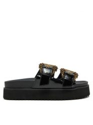Versace Jeans Couture Klapki 78VA3SM1 Czarny. Czarne klapki damskie Versace Jeans Couture, bez wzorów, z jeansu, bez obcasa, bez zapięcia. Za 799.99 zł.