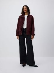 Jeansy z paskiem - czarny. Czarne jeansy damskie Reserved, bez wzorów, z bawełny. Za 159.99 zł.