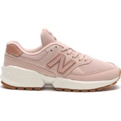 New Balance 574 Tenisówki Różowy. Czerwone trampki i tenisówki damskie New Balance, bez wzorów, z materiału, bez zapięcia. Za 464.95 zł.