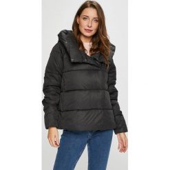 Only - Kurtka. Czarne kurtki damskie ONLY, l, bez wzorów, z poliesteru, z kapturem. W wyprzedaży za 129.90 zł.
