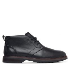 Trzewiki Clarks. Czarne botki męskie Clarks, bez wzorów, bez obcasa, bez zapięcia. Za 519.99 zł.