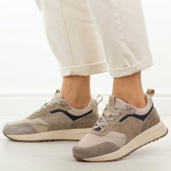 Beżowe be skórzane półbuty damskie Filippo Dp7729/26. Brązowe obuwie sportowe damskie Filippo, na jesień, bez wzorów, z jeansu, z okrągłym noskiem, bez zapięcia. Za 249.00 zł.