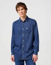 WRANGLER LS 1 PKT SHIRT MĘSKA KOSZULA JEANSOWA WRANGLER DARK STONE 112350576 W5M9015411. Koszule męskie Wrangler, m, bez wzorów, z jeansu, bez kołnierzyka, bez ramiączek. Za 139.99 zł.