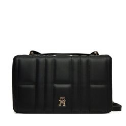 Torebka Tommy Hilfiger. Czarne listonoszki damskie Tommy Hilfiger, bez wzorów, bez dodatków. Za 449.99 zł.