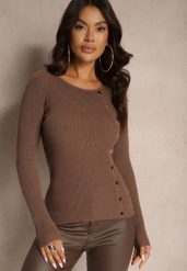 Ciemnobrązowy Sweter z Wiskozą Ozdobiony Metalicznymi Aplikacjami Malittia. Brązowe swetry nierozpinane damskie Renee, na zimę, m, z aplikacjami, z wiskozy, casualowe, bez kołnierzyka, bez ramiączek. Za 84.99 zł.