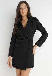 Czarna Sukienka Ionitheme. Czarne sukienki damskie Born2be, l, bez wzorów, eleganckie, bez kołnierzyka, bez ramiączek, mini, kopertowe. Za 109.99 zł.