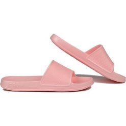 Klapki damskie Coqui Tora. Czerwone klapki damskie Coqui, bez wzorów, sportowe, bez obcasa, bez zapięcia. Za 131.99 zł.