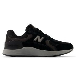 Buty unisex New Balance Fresh Foam x 1880 v2 U188W1RM – czarne. Czarne buty sportowe męskie New Balance, bez wzorów, z gumy, bez zapięcia, na fitness i siłownię. Za 649.99 zł.
