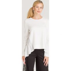 BLUZKA TWINSET. Białe bluzki damskie Twinset, s, z aplikacjami, z asymetrycznym kołnierzem, bez ramiączek. Za 609.00 zł.