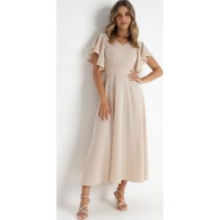 Beżowa Rozkloszowana Sukienka Zdobiona Falbanami Emilienne. Brązowe sukienki damskie Born2be, na co dzień, m, z aplikacjami, z jeansu, eleganckie, bez kołnierzyka, bez ramiączek, maxi, proste. Za 169.99 zł.