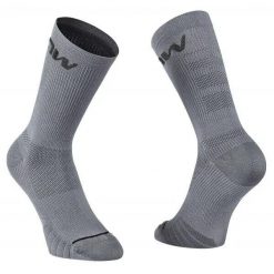 Skarpetki Northwave Extreme Pro. Czarne skarpety męskie Northwave, bez wzorów, z materiału. Za 123.50 zł.