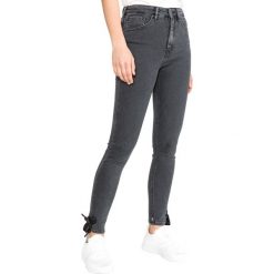 Scotch & Soda Haut Dżinsy Szary. Szare jeansy damskie Scotch & Soda, bez wzorów, z bawełny. Za 533.95 zł.