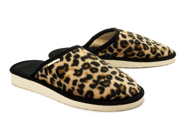 METEOR 070 PANTERKA/czarny, kapcie klapki damskie. Czarne klapki damskie Meteor, bez wzorów, bez obcasa, bez zapięcia. Za 44.99 zł.