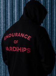 MANTO bluza z kapturem ENDURANCE czarna. Czarne bluzy damskie Manto, l, bez wzorów, z bawełny, bez ramiączek, z kapturem. Za 289.00 zł.