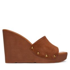 Klapki Aldo. Brązowe klapki damskie Aldo, bez wzorów, bez obcasa, bez zapięcia. Za 339.99 zł.