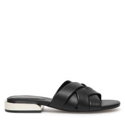 Klapki Nine West. Czarne klapki damskie Nine West, bez wzorów, bez obcasa, bez zapięcia. Za 179.99 zł.