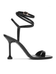 Stuart Weitzman Sandały Naudistini Wrap 100 SM910 Czarny. Czarne sandały damskie Stuart Weitzman, bez wzorów, z lakierowanej skóry, bez obcasa, na szpilce, bez zapięcia. Za 2,319.00 zł.