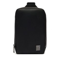 Saszetka Calvin Klein. Czarne saszetki i nerki męskie Calvin Klein, małe. Za 409.99 zł.