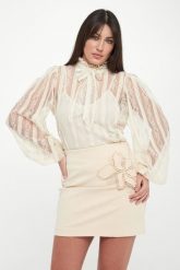 Bluzka damska koronkowa TWINSET. Bluzki damskie Twinset Milano, bez wzorów, z koronki, bez kołnierzyka, bez ramiączek. Za 1,079.00 zł.