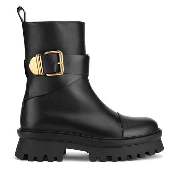 Botki Badura. Czarne botki damskie Badura, bez wzorów, bez obcasa, na płaskiej podeszwie, bez zapięcia. Za 449.99 zł.