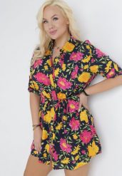 Granatowo-Zółta Koszulowa Sukienka Mini z Guzikami i Materiałowym Paskiem Raimeda. Niebieskie sukienki damskie Born2be, na lato, l, bez wzorów, z materiału, bez kołnierzyka, plus size, bez ramiączek, mini, koszulowe. Za 69.99 zł.