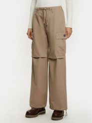 Converse Spodnie materiałowe 10026957-A03 Beżowy Relaxed Fit. Brązowe spodnie materiałowe damskie Converse, bez wzorów, z bawełny. Za 219.99 zł.