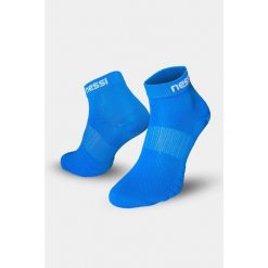 Bezszwowe skarpety oddychające Nessi Sportswear. Niebieskie skarpety męskie NESSI SPORTSWEAR, bez wzorów. Za 55.90 zł.