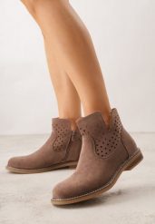 Jasnobrązowe Ażurowe Botki na Płaskiej Podeszwie ze Skórzaną Wkładką Terilara. Brązowe botki damskie Renee, w ażurowe wzory, z jeansu, bez obcasa, na płaskiej podeszwie, bez zapięcia. Za 179.99 zł.