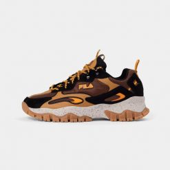 Buty męskie trekkingowe Fila RAY TRACER TR2. Brązowe trekkingi męskie Fila, bez zapięcia. W wyprzedaży za 289.00 zł.
