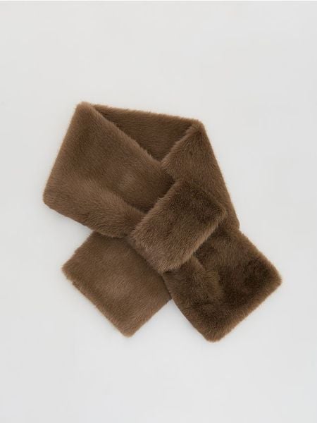 Szalik z imitacji futra - brązowy. Brązowe szaliki damskie Reserved, bez wzorów. Za 89.99 zł.