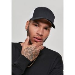 Czapka Flexfit ultrafibre & airmeh 2-tone. Białe czapki damskie FLEXFIT, bez wzorów. Za 145.00 zł.