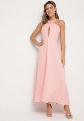 Różowa Rozkloszowana Sukienka z Wiskozą i Dekoltem Typu Halter Dolienna. Czerwone sukienki damskie Born2be, l, bez wzorów, z wiskozy, eleganckie, bez kołnierzyka, bez ramiączek, maxi, rozkloszowane. Za 89.99 zł.