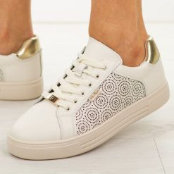 Beżowe skórzane półbuty damskie Filippo Dp7592/26. Brązowe półbuty damskie Filippo, na jesień, w ażurowe wzory, z jeansu, eleganckie, z okrągłym noskiem, bez obcasa, na koturnie, bez zapięcia. Za 219.00 zł.