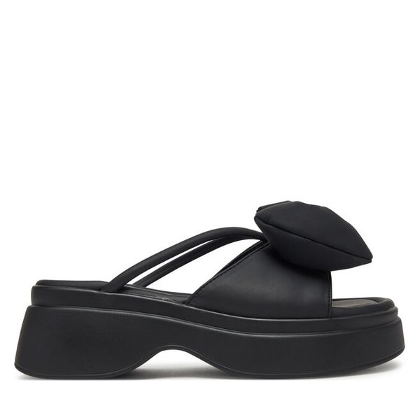 Klapki GOE. Czarne klapki damskie GOE, bez wzorów, bez obcasa, bez zapięcia. Za 279.99 zł.