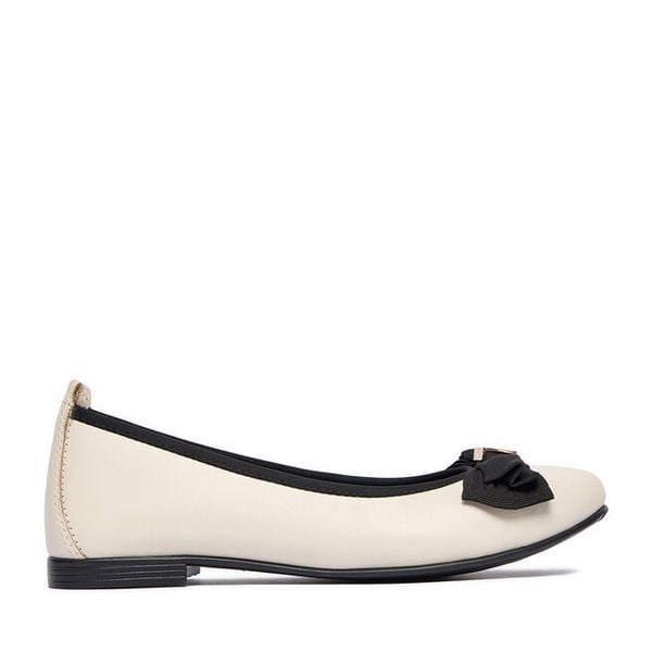 Baleriny MEXX. Białe balerinki damskie Mexx, bez wzorów, bez obcasa, bez zapięcia. Za 249.99 zł.