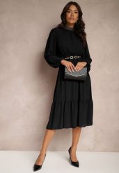 Czarna Sukienka z Aplikacjami na Stójce i z Gumką w Talii Lilora. Czarne sukienki damskie Renee, na co dzień, l, z aplikacjami, eleganckie, bez kołnierzyka, bez ramiączek, midi, proste. Za 89.99 zł.