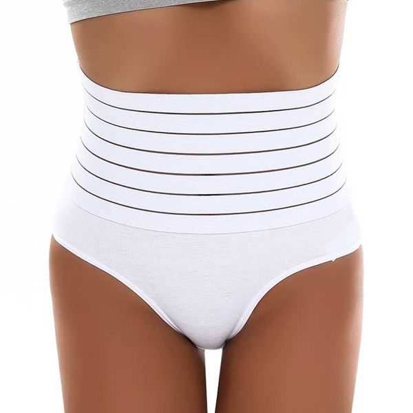 Majtki modelujące z wysokim stanem dla codziennego komfortu Tjalda. Czarne majtki damskie Intica, z materiału. W wyprzedaży za 79.00 zł.