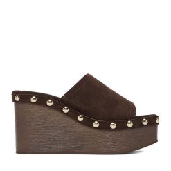 Klapki GINO ROSSI. Brązowe klapki damskie Gino Rossi, bez wzorów, bez obcasa, bez zapięcia. Za 329.99 zł.