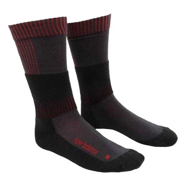 Skarpety Unisex Dla Dorosłych. Czarne skarpetki damskie New Balance, bez wzorów, z bawełny. Za 51.99 zł.