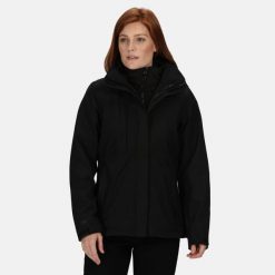 Damska Kurtka 3 W 1 Kingsley. Czarne kurtki sportowe damskie Regatta, na zimę, l, bez wzorów, z materiału, bez ramiączek, z kapturem, trekkingowe. Za 475.99 zł.