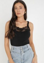 Czarny Top Bawełniany Chioniope. Czarne topy damskie Born2be, l, bez wzorów, z bawełny, klasyczne, bez kołnierzyka, bez ramiączek. Za 29.99 zł.