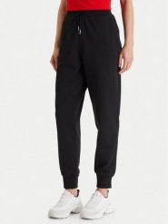 Calvin Klein Jeans Spodnie dresowe Archive Logo LV047E236G Czarny Slim Fit. Czarne spodnie dresowe damskie Calvin Klein Jeans, bez wzorów, z bawełny. Za 369.99 zł.