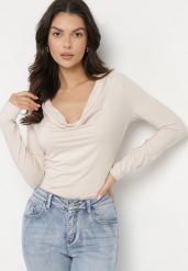 Beżowa Elegancka Bluzka z Wiskozą i Dekoltem Typu Woda Tatalira. Brązowe bluzki damskie Born2be, l, bez wzorów, z jeansu, eleganckie, bez kołnierzyka, bez ramiączek. Za 84.99 zł.